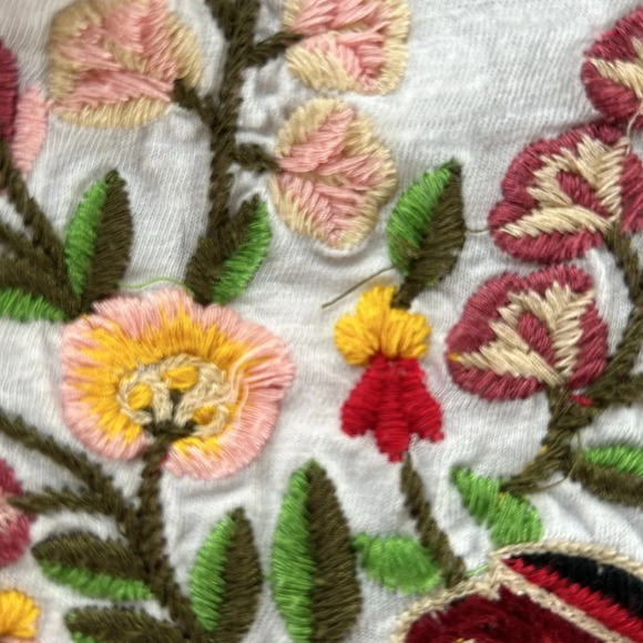 Anthropologie embroidered floral cotton t shirt. Tassles. V neck. Size small - Picture 7 of 7